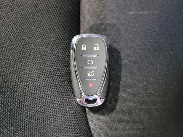 Photo of 2023 Summit White Chevrolet Malibu