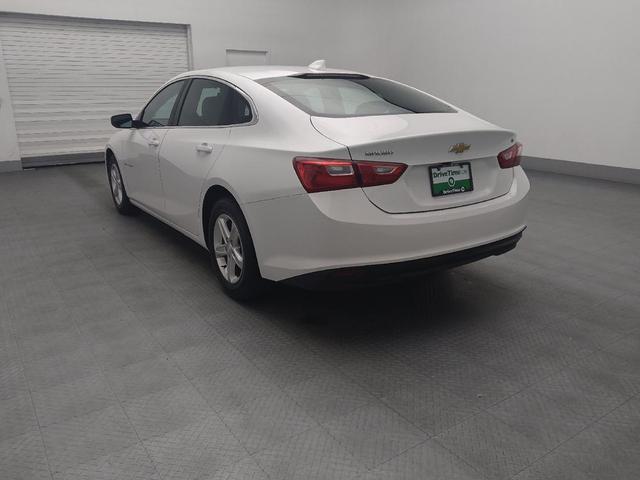 Photo of 2023 Summit White Chevrolet Malibu