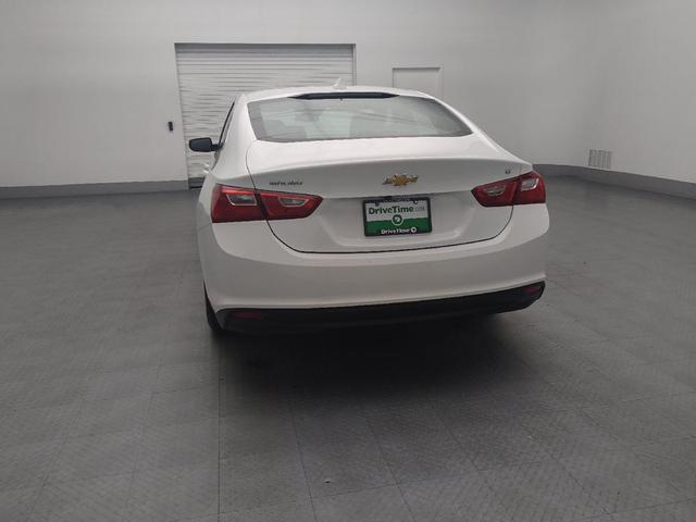 Photo of 2023 Summit White Chevrolet Malibu