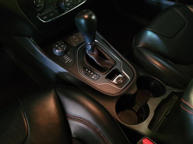 Photo of 2019 Diamond Black Crystal Pearlcoat Jeep Cherokee