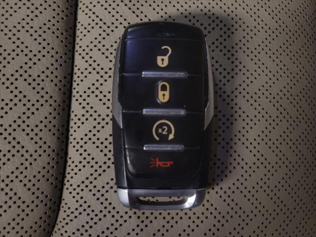 Photo of 2019 Diamond Black Crystal Pearlcoat RAM 1500