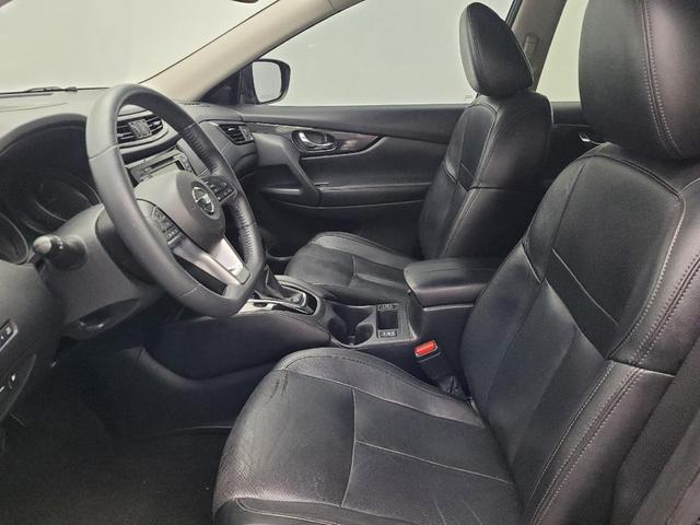 Photo of 2018 Magnetic Black Nissan Rogue