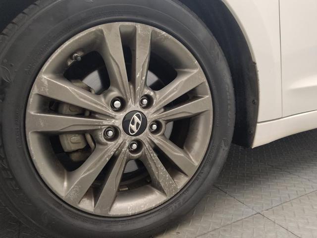 Photo of 2018 Quartz White Pearl Hyundai ELANTRA