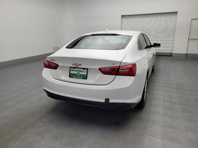 Photo of 2023 Summit White Chevrolet Malibu