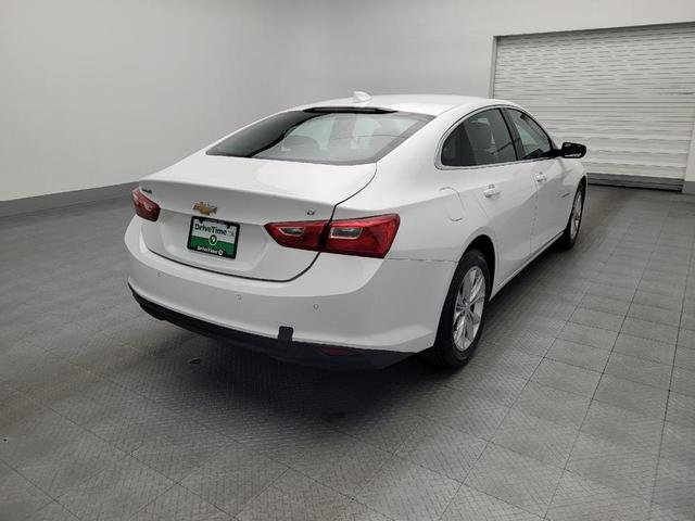 Photo of 2023 Summit White Chevrolet Malibu