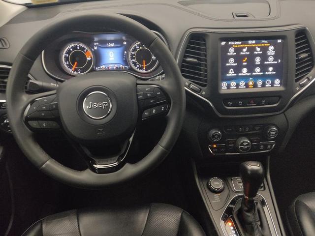 Photo of 2023 Gray Jeep Cherokee