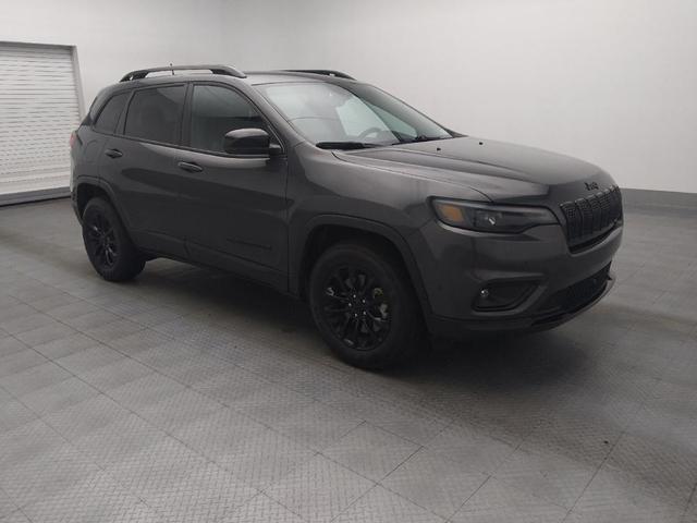 Photo of 2023 Gray Jeep Cherokee