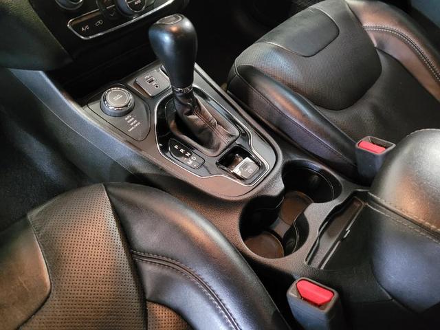 Photo of 2023 Gray Jeep Cherokee