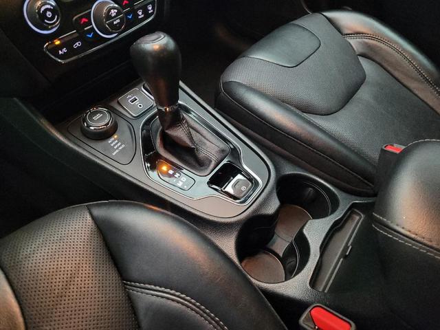 Photo of 2023 Gray Jeep Cherokee