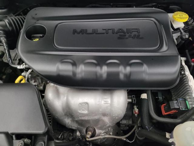 Photo of 2023 Gray Jeep Cherokee
