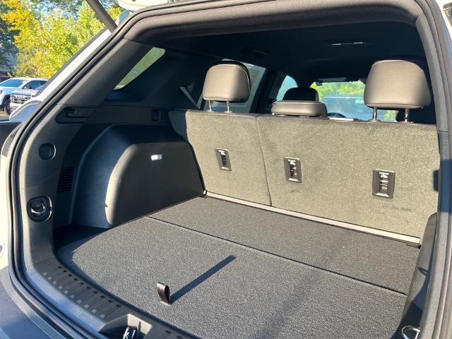 Photo of 2026 Green Chevrolet Equinox