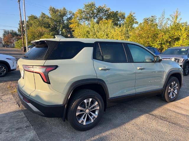 Photo of 2026 Green Chevrolet Equinox