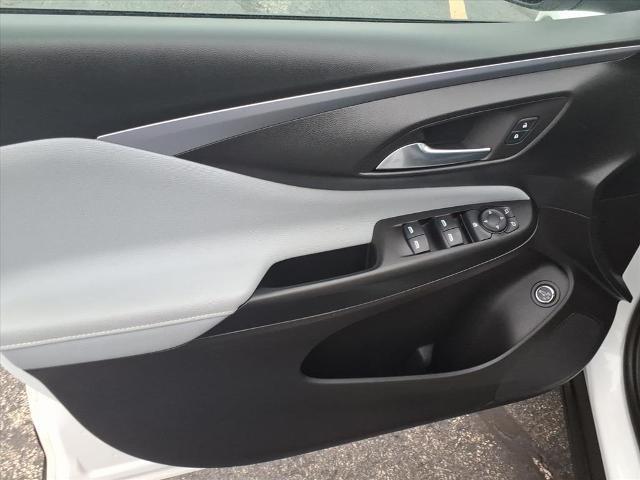 Photo of 2024 Summit White Buick Envista