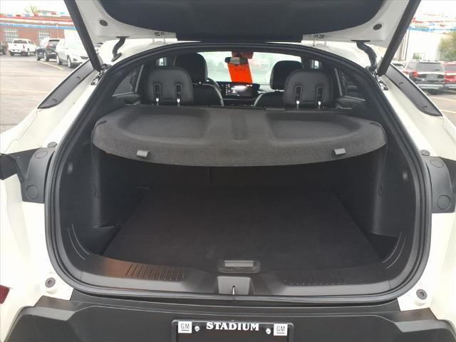 Photo of 2024 Summit White Buick Envista