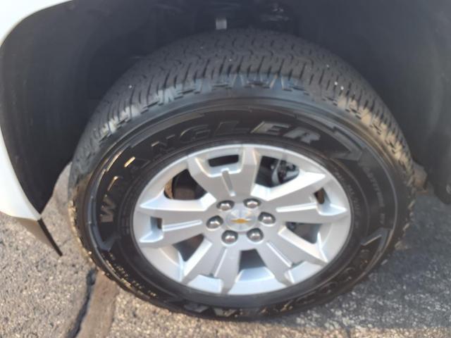 Photo of 2022 Summit White Chevrolet Colorado