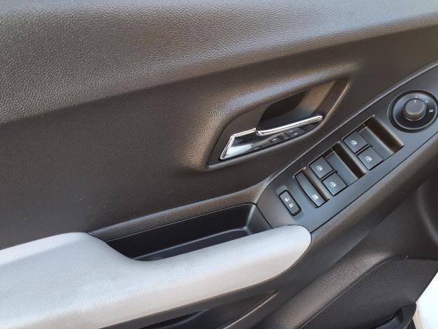 Photo of 2022 Summit White Chevrolet Trax