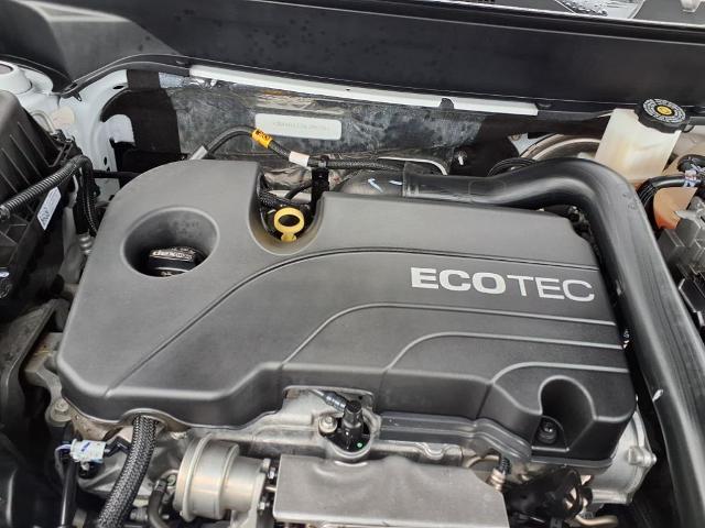 Photo of 2022 Summit White Chevrolet Equinox