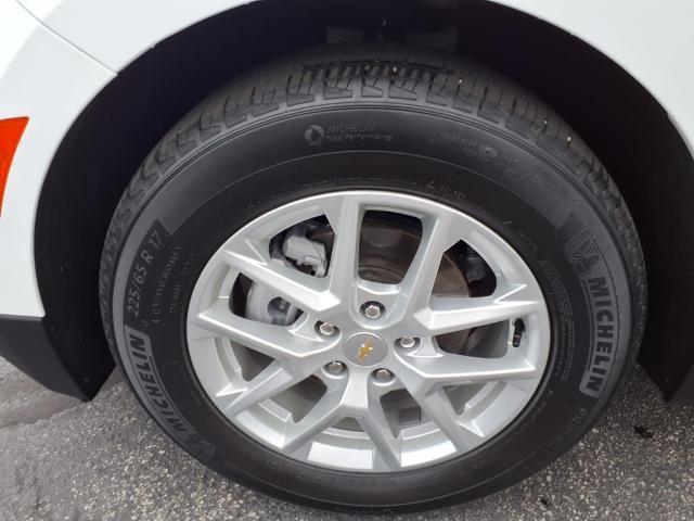 Photo of 2022 Summit White Chevrolet Equinox