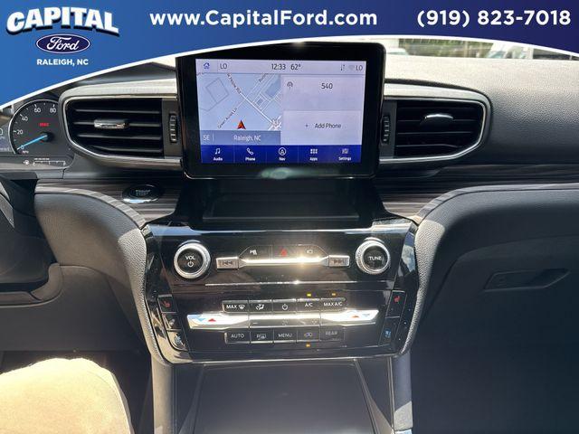Photo of 2023 Iconic Silver Metallic Ford Explorer