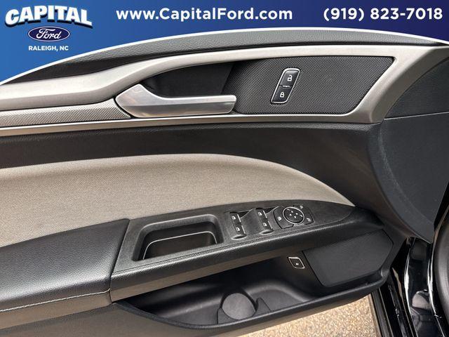 Photo of 2018 Shadow Black Ford Fusion Hybrid