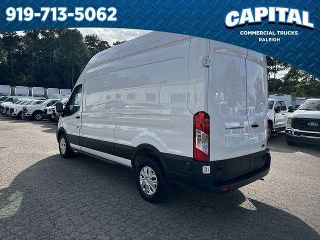 Photo of 2022 Oxford White Ford E-Transit