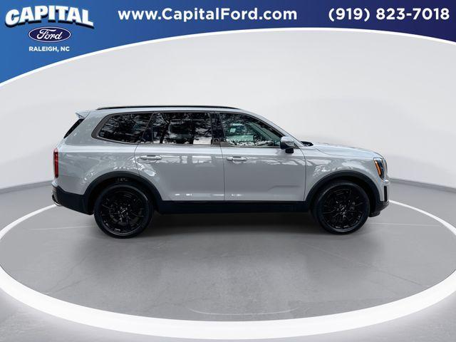 Photo of 2022 Wolf Gray Kia Telluride