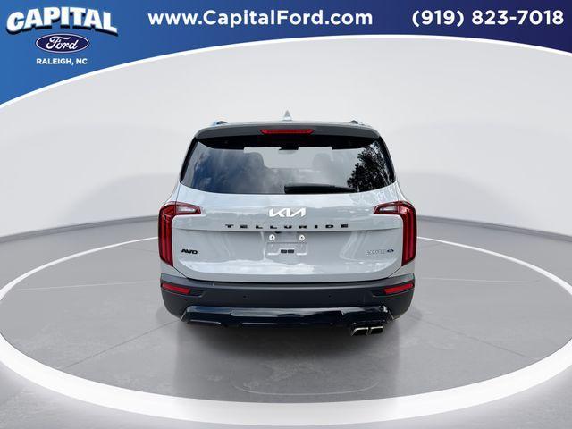 Photo of 2022 Wolf Gray Kia Telluride
