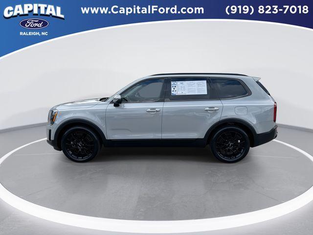 Photo of 2022 Wolf Gray Kia Telluride