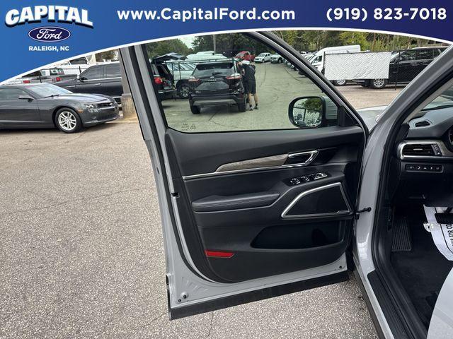 Photo of 2022 Wolf Gray Kia Telluride