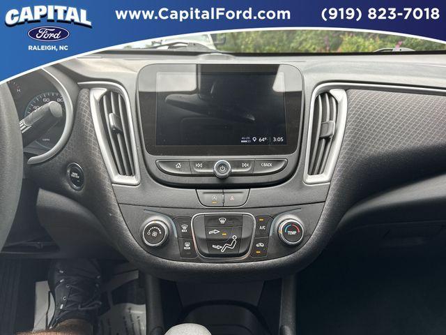 Photo of 2024 Summit White Chevrolet Malibu