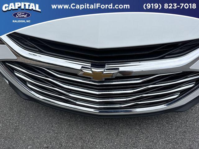 Photo of 2024 Summit White Chevrolet Malibu