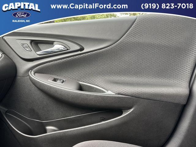Photo of 2024 Summit White Chevrolet Malibu