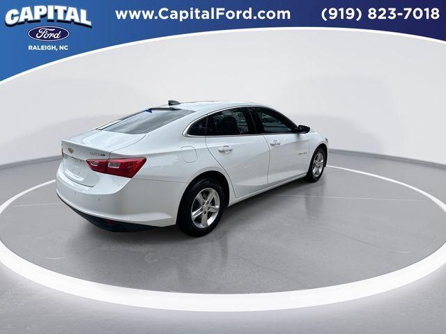 Photo of 2024 Summit White Chevrolet Malibu