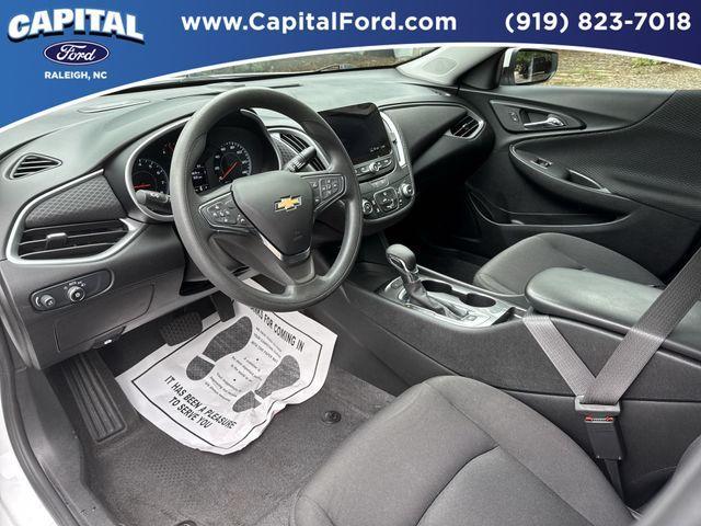 Photo of 2024 Summit White Chevrolet Malibu