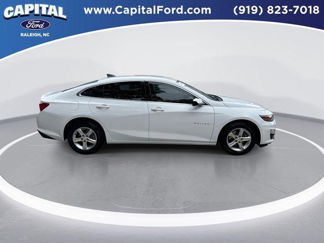 Photo of 2024 Summit White Chevrolet Malibu