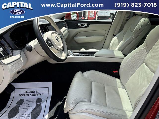 Photo of 2022 Fusion Red Metallic Volvo XC60