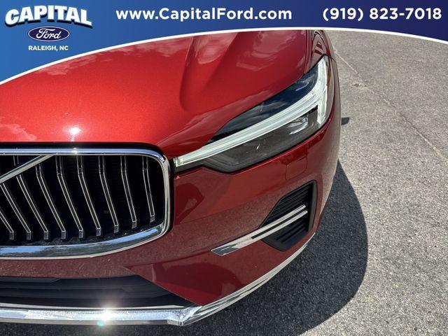Photo of 2022 Fusion Red Metallic Volvo XC60
