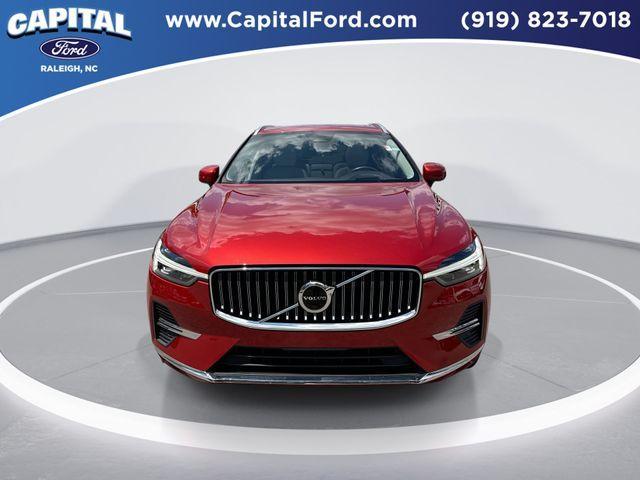Photo of 2022 Fusion Red Metallic Volvo XC60