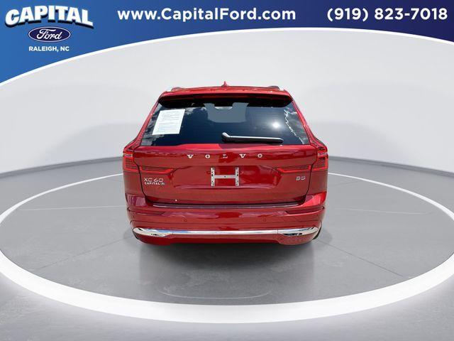 Photo of 2022 Fusion Red Metallic Volvo XC60