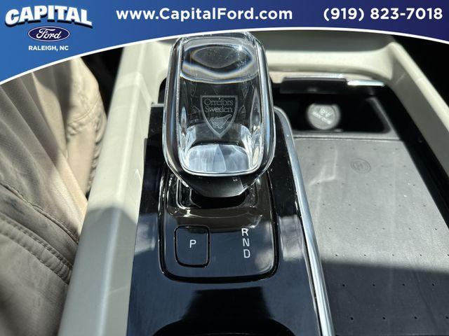 Photo of 2022 Fusion Red Metallic Volvo XC60