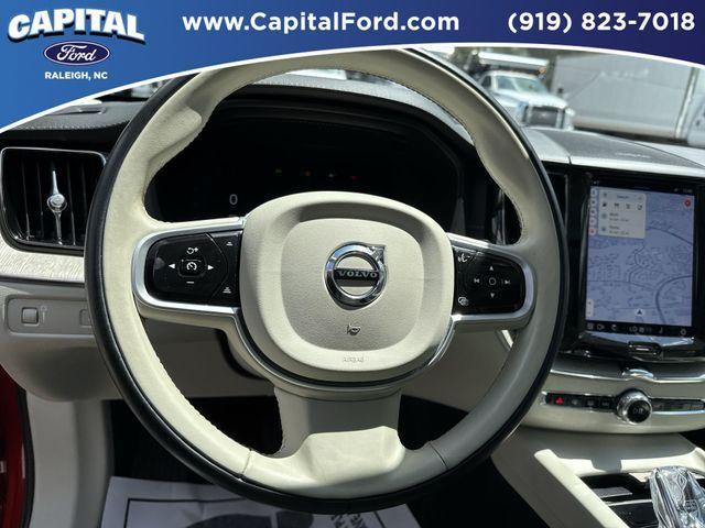 Photo of 2022 Fusion Red Metallic Volvo XC60