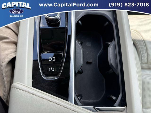 Photo of 2022 Fusion Red Metallic Volvo XC60