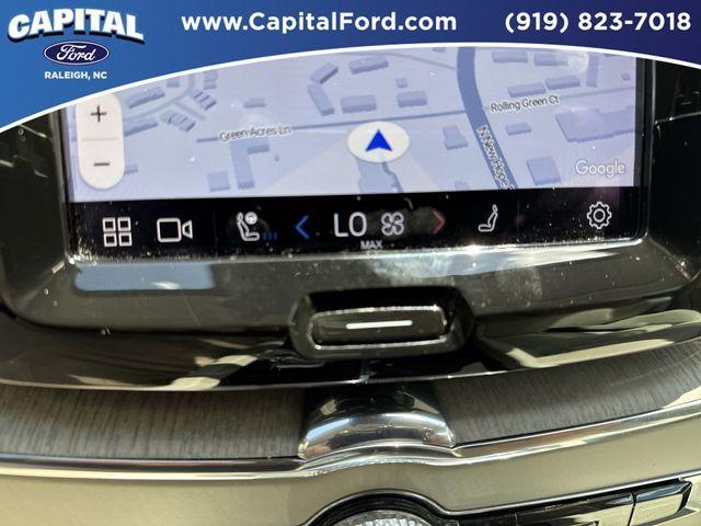 Photo of 2022 Fusion Red Metallic Volvo XC60