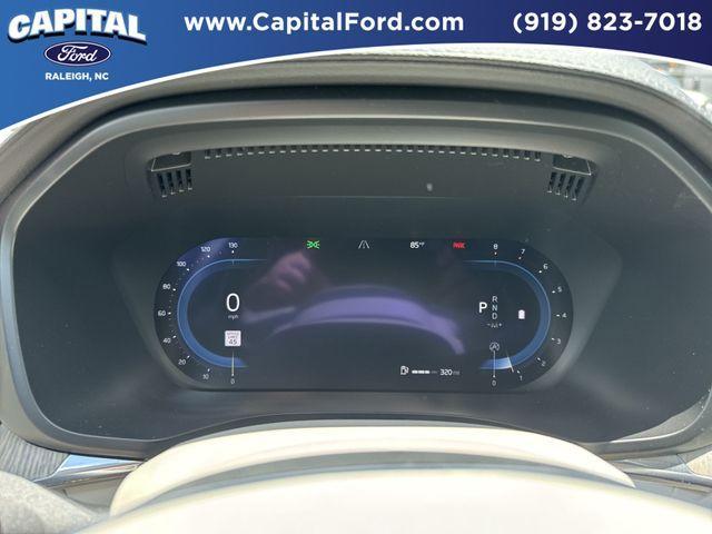 Photo of 2022 Fusion Red Metallic Volvo XC60