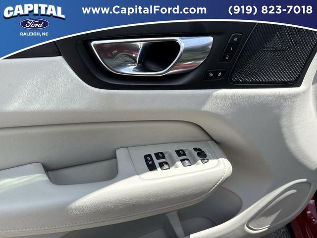 Photo of 2022 Fusion Red Metallic Volvo XC60