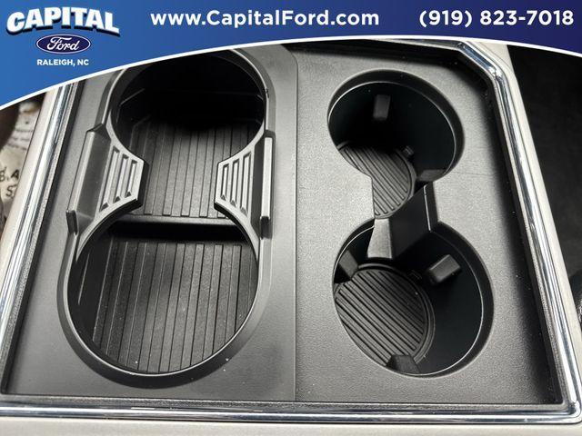 Photo of 2022 Oxford White Ford F-350