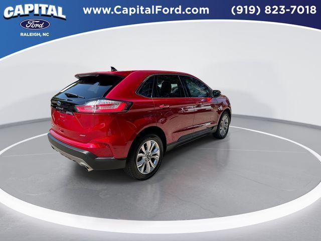 Photo of 2022 Rapid Red Metallic Tinted Clearcoat Ford Edge