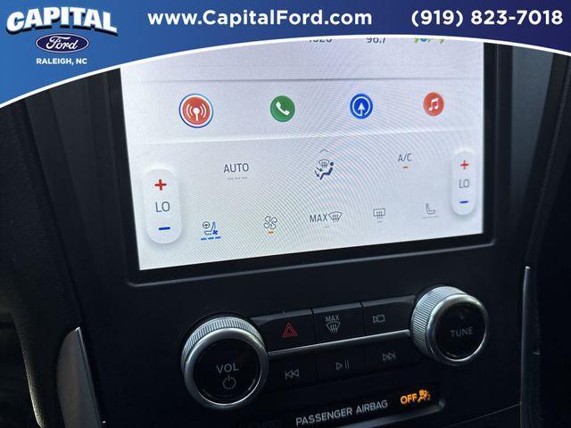 Photo of 2022 Rapid Red Metallic Tinted Clearcoat Ford Edge