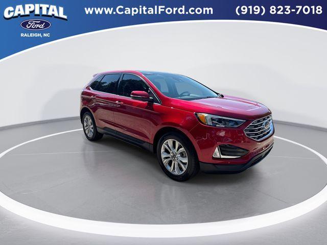 Photo of 2022 Rapid Red Metallic Tinted Clearcoat Ford Edge