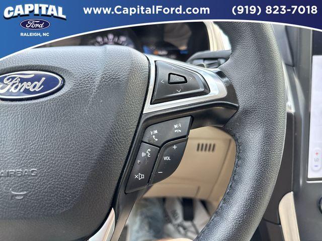 Photo of 2024 Iconic Silver Metallic Ford Edge